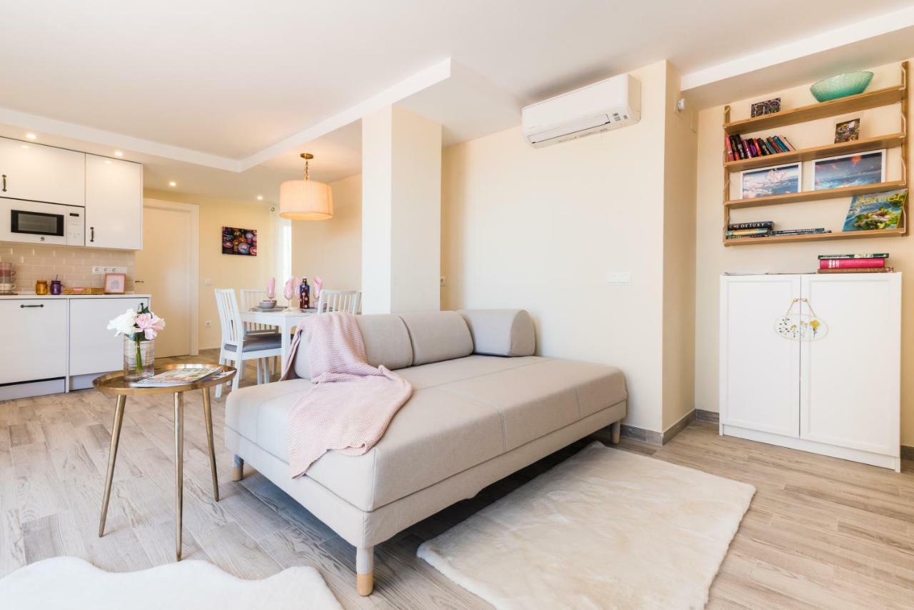 Malaga Centre Apartment With Parking Exterior foto